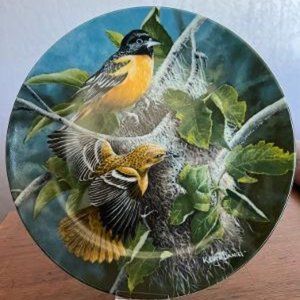 Vintage 1985 Collector's Plate, "The Baltimore Oriole", E. M. Knowles